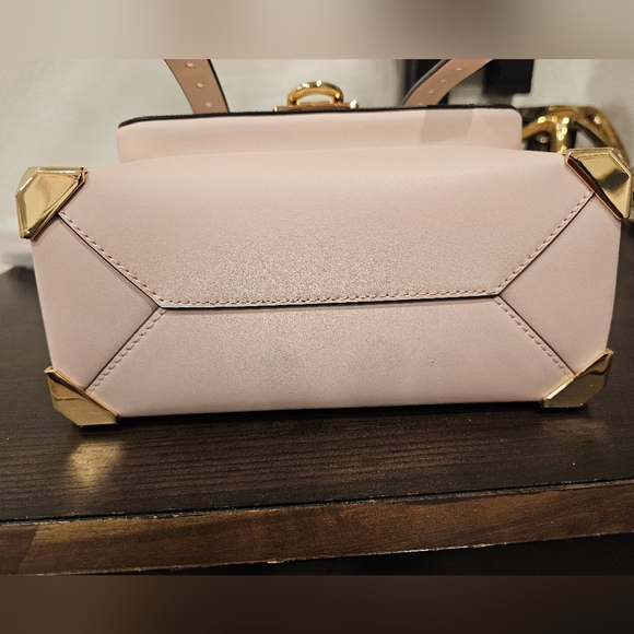 Michael kors Manhattan medium  leather logo satchel bag. - Picture 10 of 10